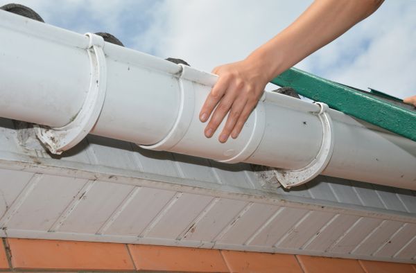 Cost of Gutter Reattachment in Rockledge